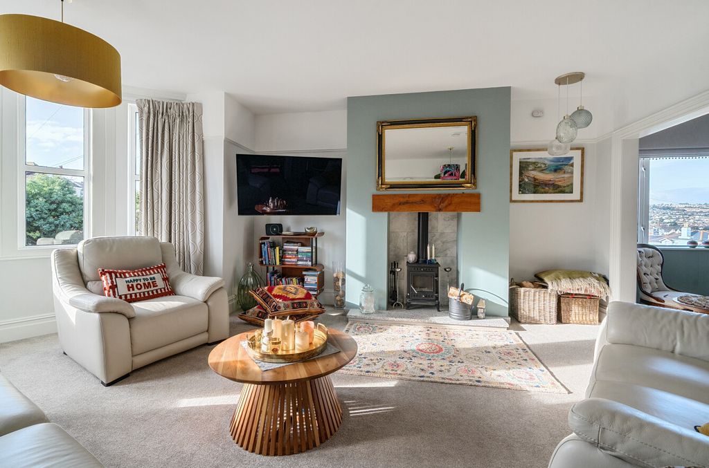 Property photo 2 of 27 1380516-17-691c95...