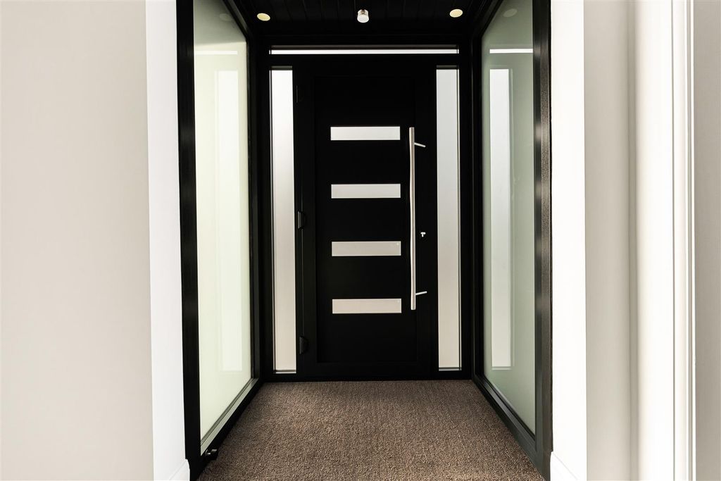 Property photo 3 of 39 21_68066.Jpg