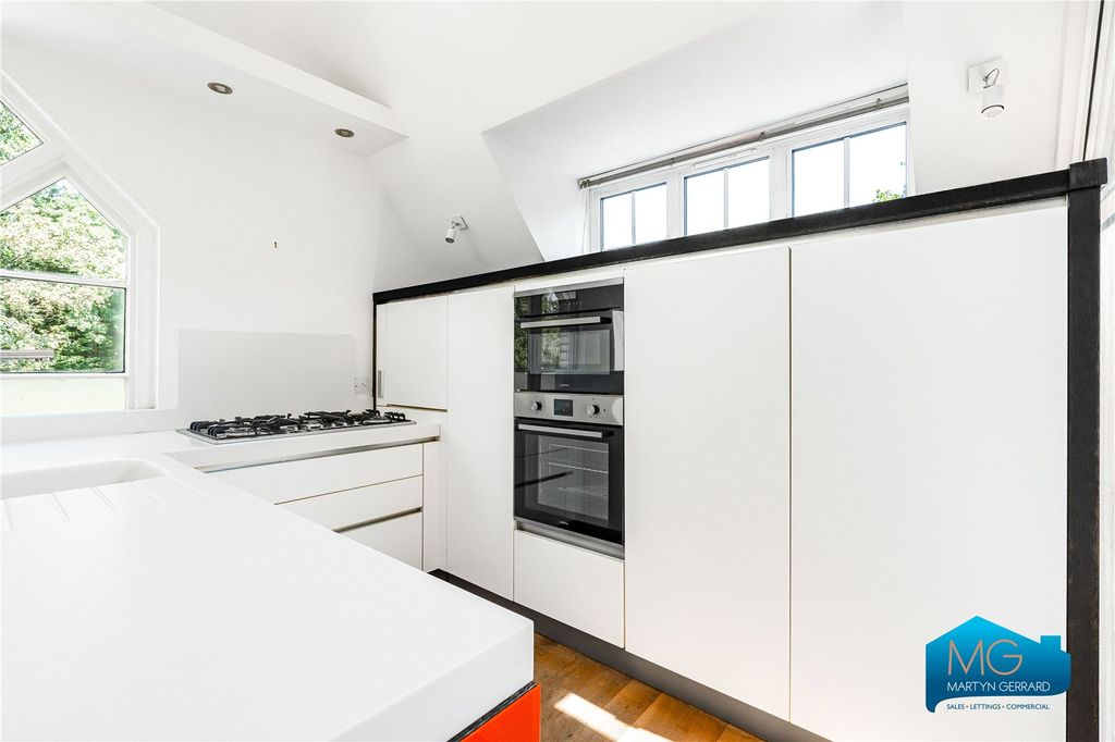 Property photo 3 of 18 Picture No. 05