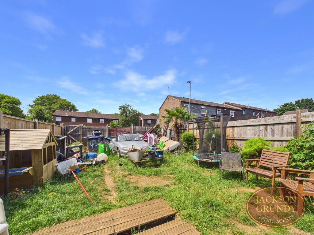 Property photo 2 of 7 Booth Meadow Court