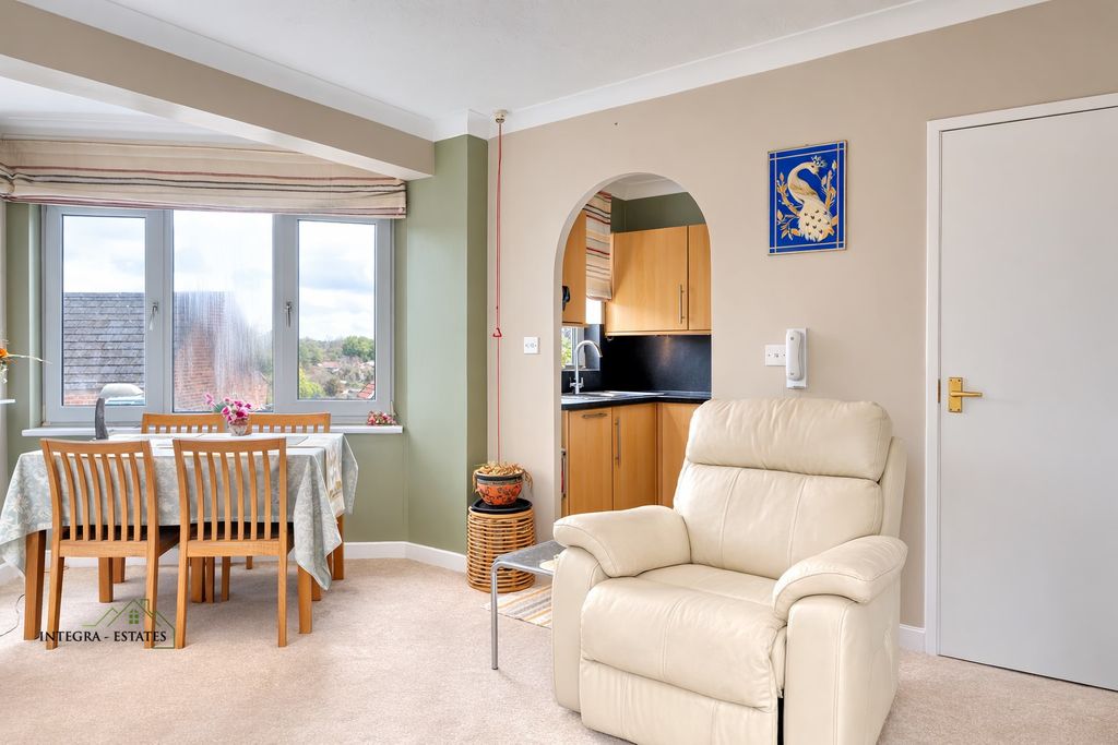Property photo 2 of 18 Lounge With Kitchen View Sydenham Se26