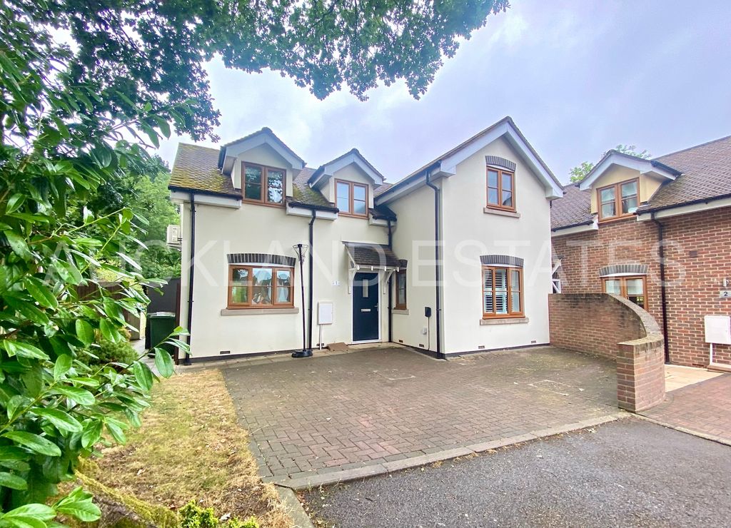 Property photo 1 of 24