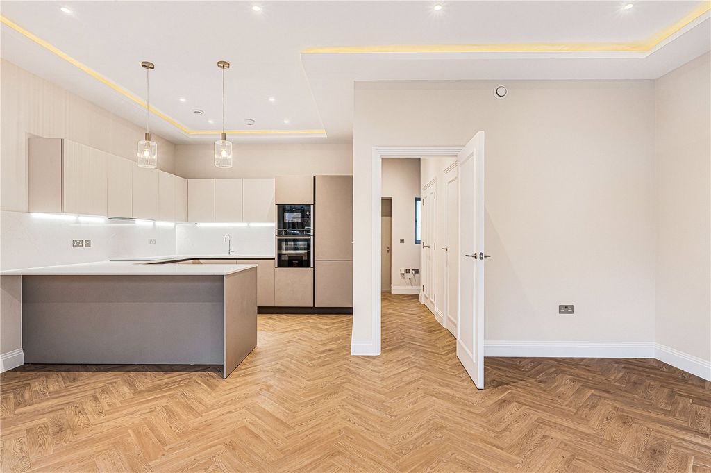 Property photo 3 of 18 Picture No. 12