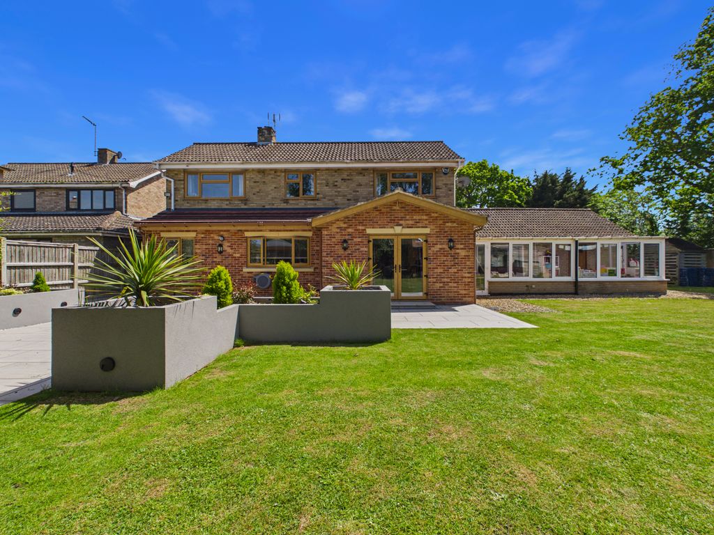 Property photo 2 of 31