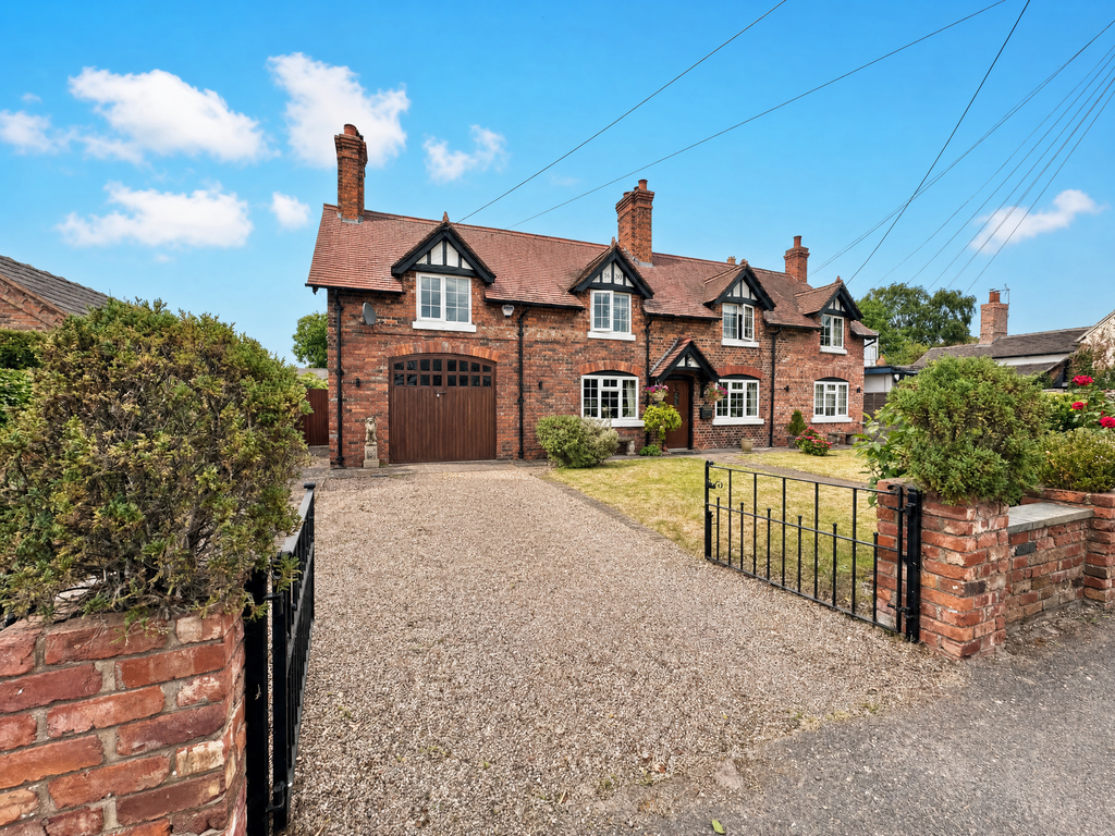 Property photo 1 of 61 001