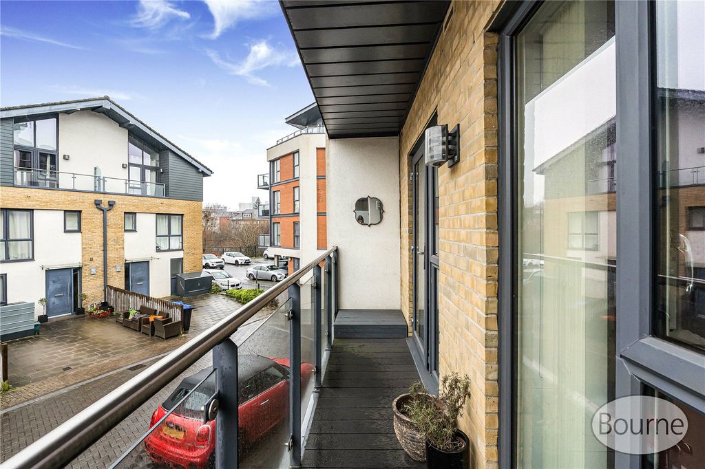 Property photo 2 of 17 Picture No. 20