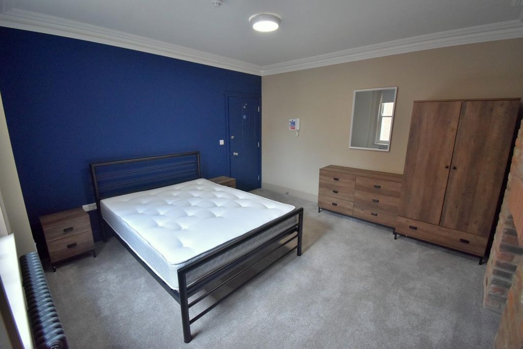 Property photo 1 of 6 78Lon Room 4 (4).Jpg