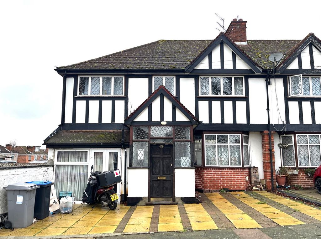 Property photo 1 of 8 Outside