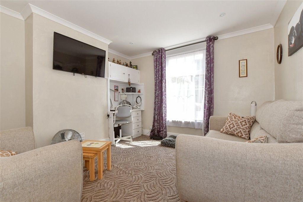 Property photo 2 of 13 Lounge