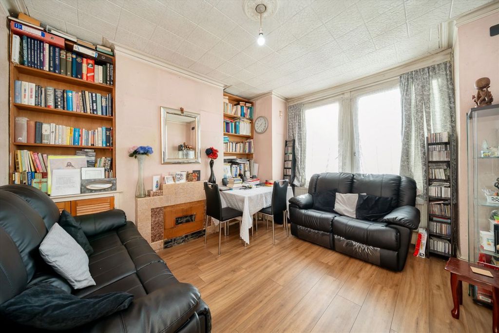 Property photo 2 of 4