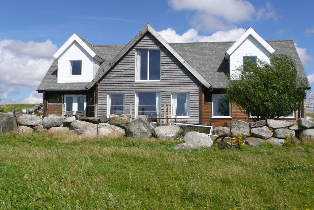 Property photo 1 of 15 2. External Rear.Jpg