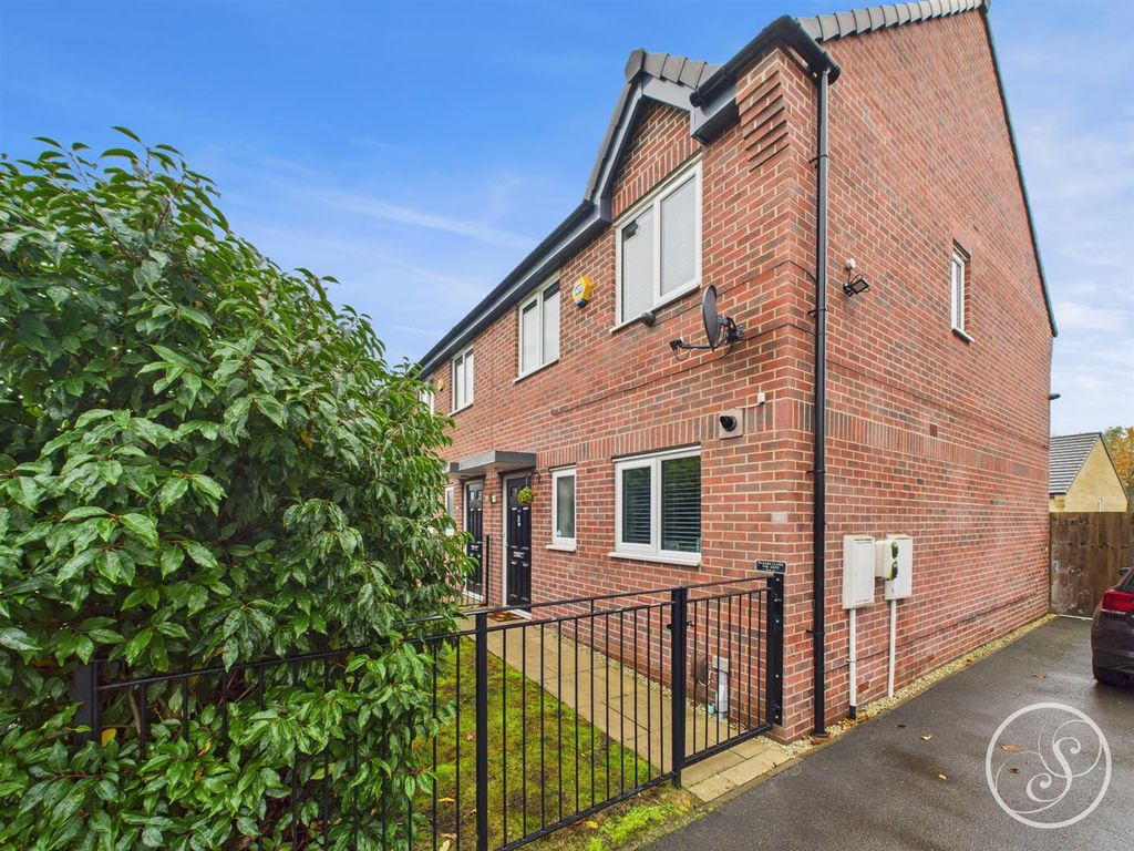 Property photo 1 of 13 External