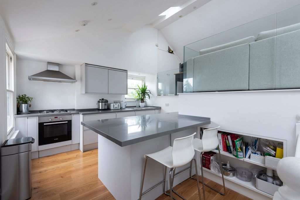 Property photo 2 of 11 Photo 05