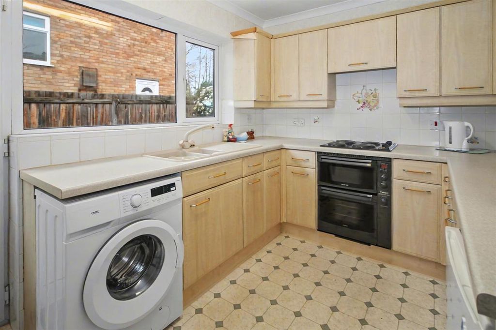 Property photo 3 of 13