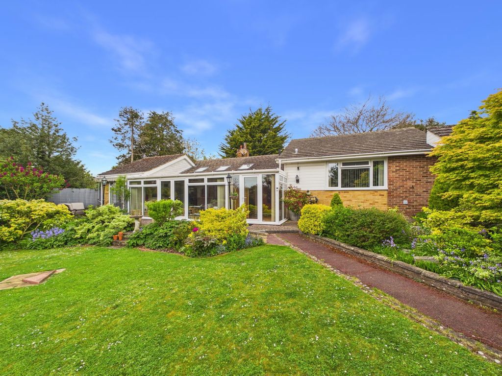 Property photo 1 of 40