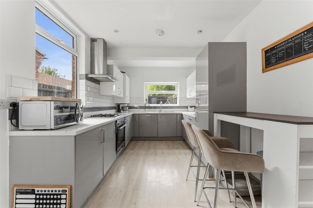 Property photo 3 of 25 Londonroad_04.Jpg