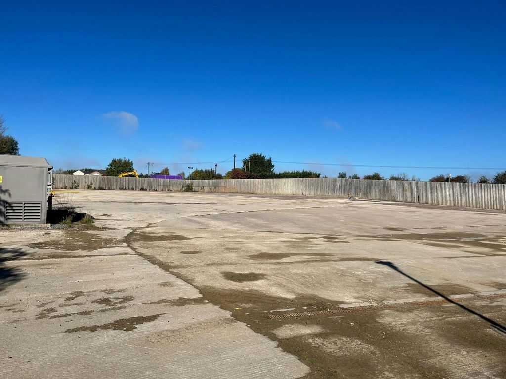 Property photo 1 of 4 Yard Blunsdon.Jpg