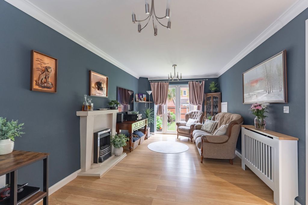 Property photo 2 of 18