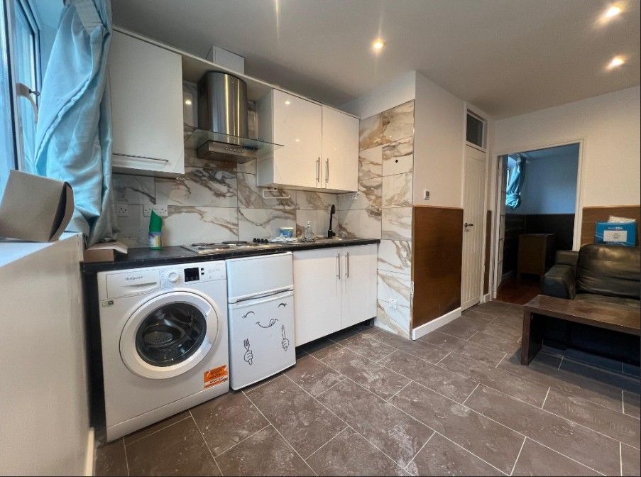 Property photo 1 of 3