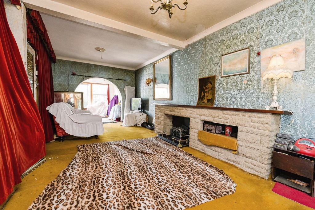 Property photo 2 of 18 Pbox-Img.Jpg