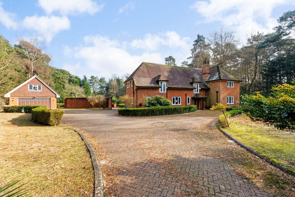 Property photo 1 of 12