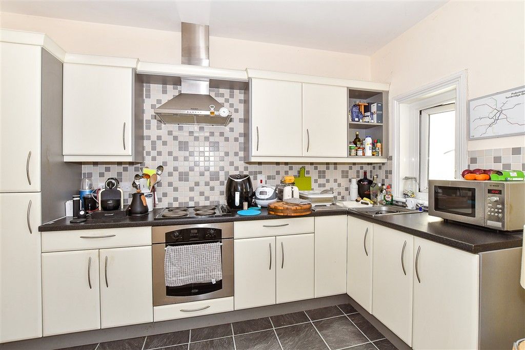 Property photo 2 of 6 Kitchen/ Lounge