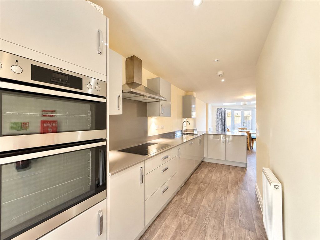 Property photo 2 of 15 Picture No. 04