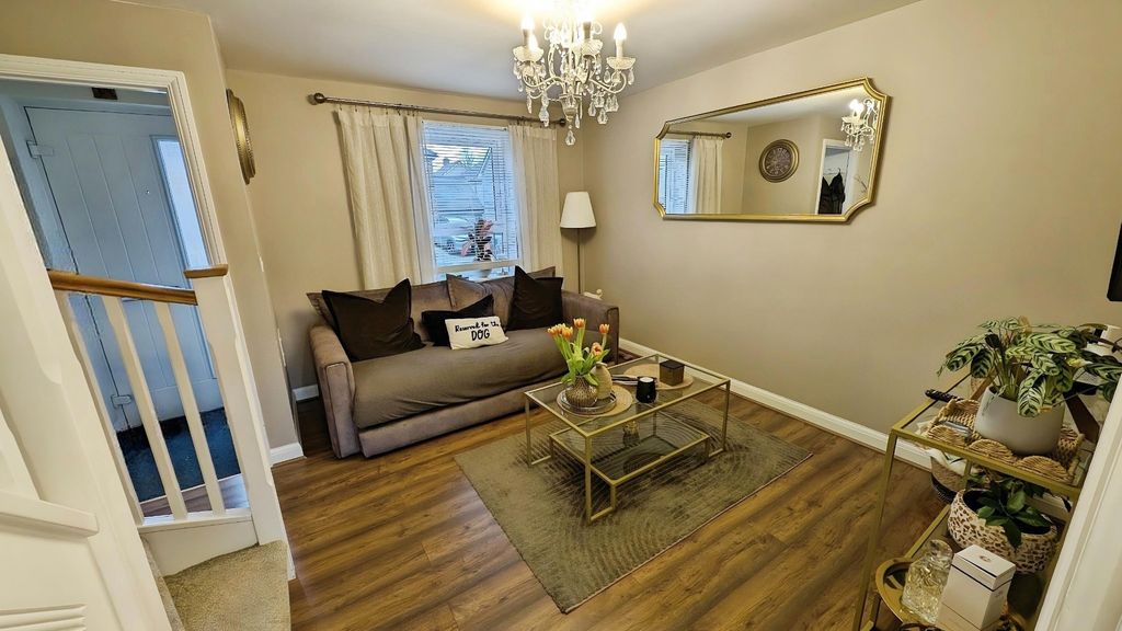 Property photo 2 of 13 Pbox-Img.Jpg