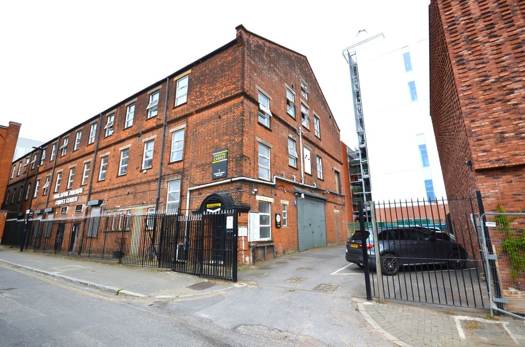 Property photo 1 of 9