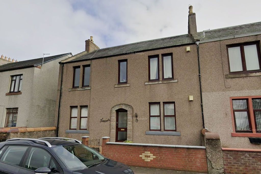 Property photo 1 of 2