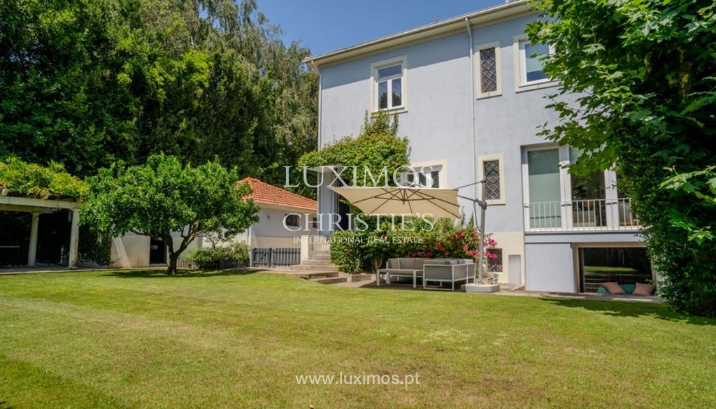 Property photo 1 of 28