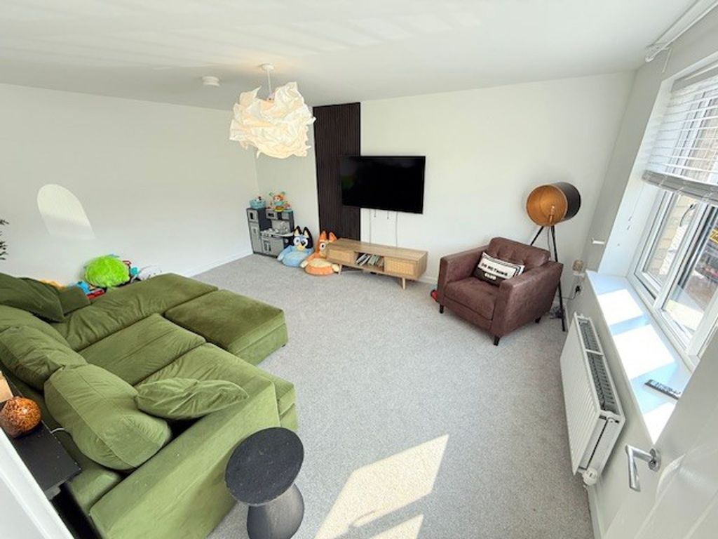 Property photo 3 of 23