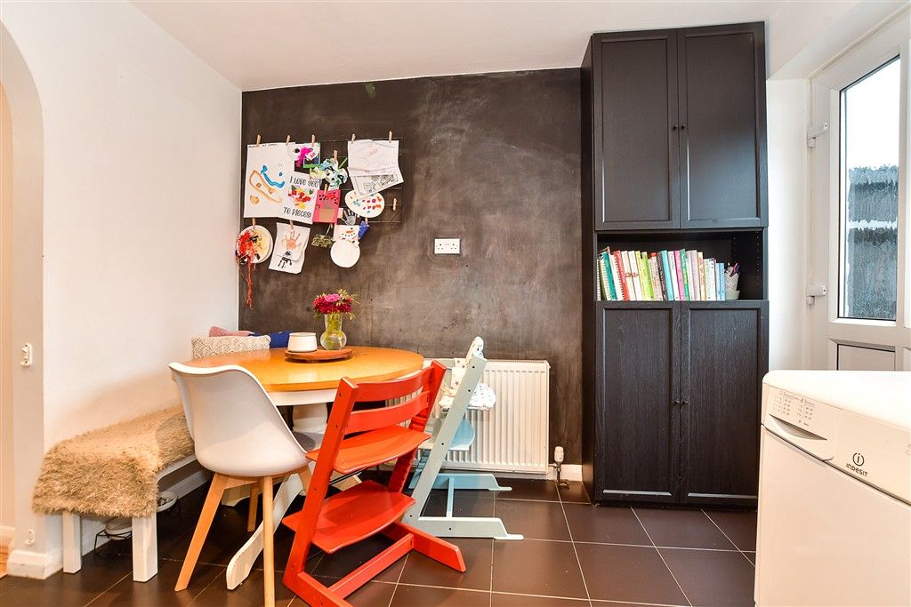 Property photo 1 of 11 Kitchen