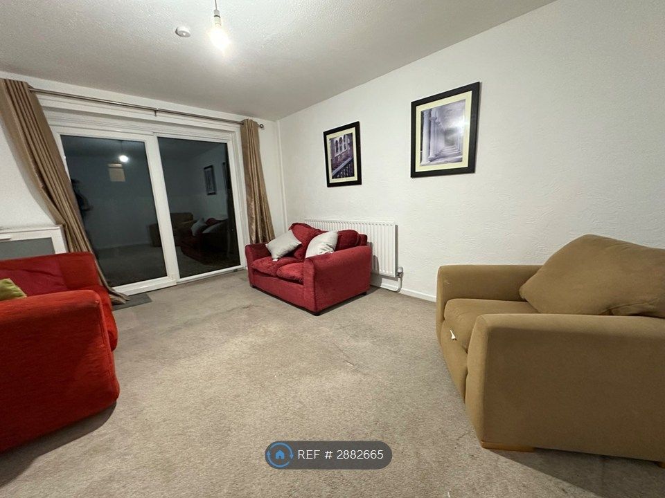 Property photo 1 of 17 Family Living Room