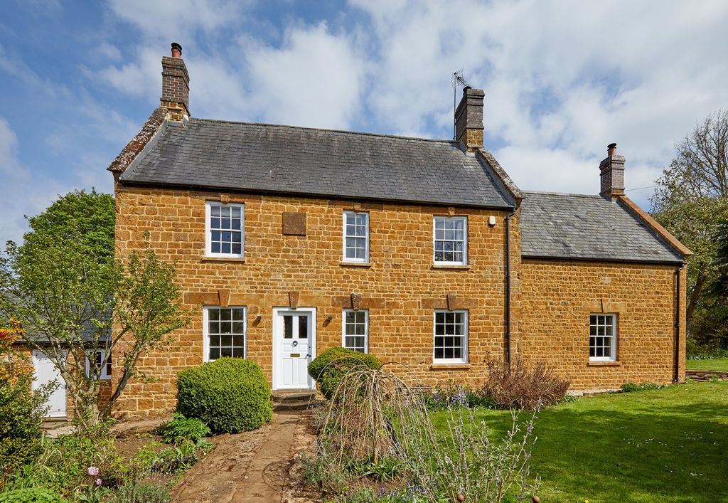 Property photo 2 of 14 Cherry Orchard