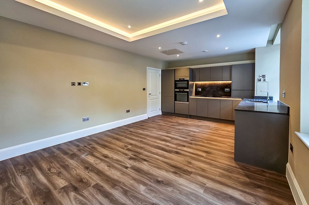 Property photo 3 of 29