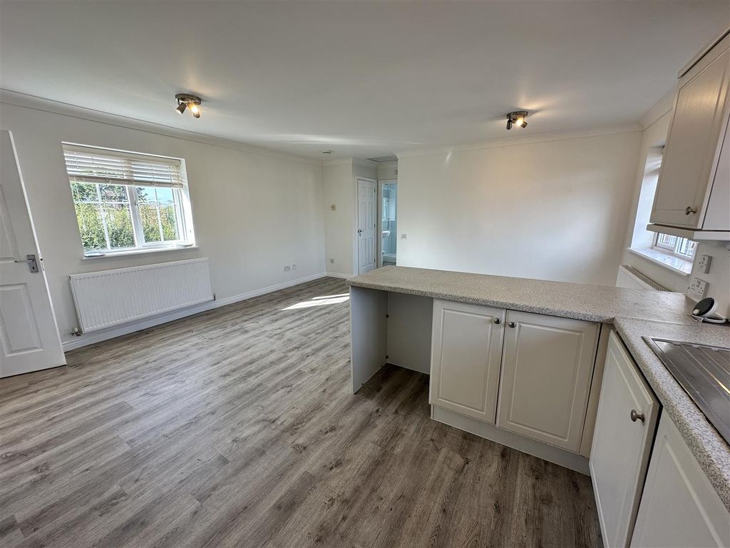 Property photo 2 of 11 Img_5472.Jpg