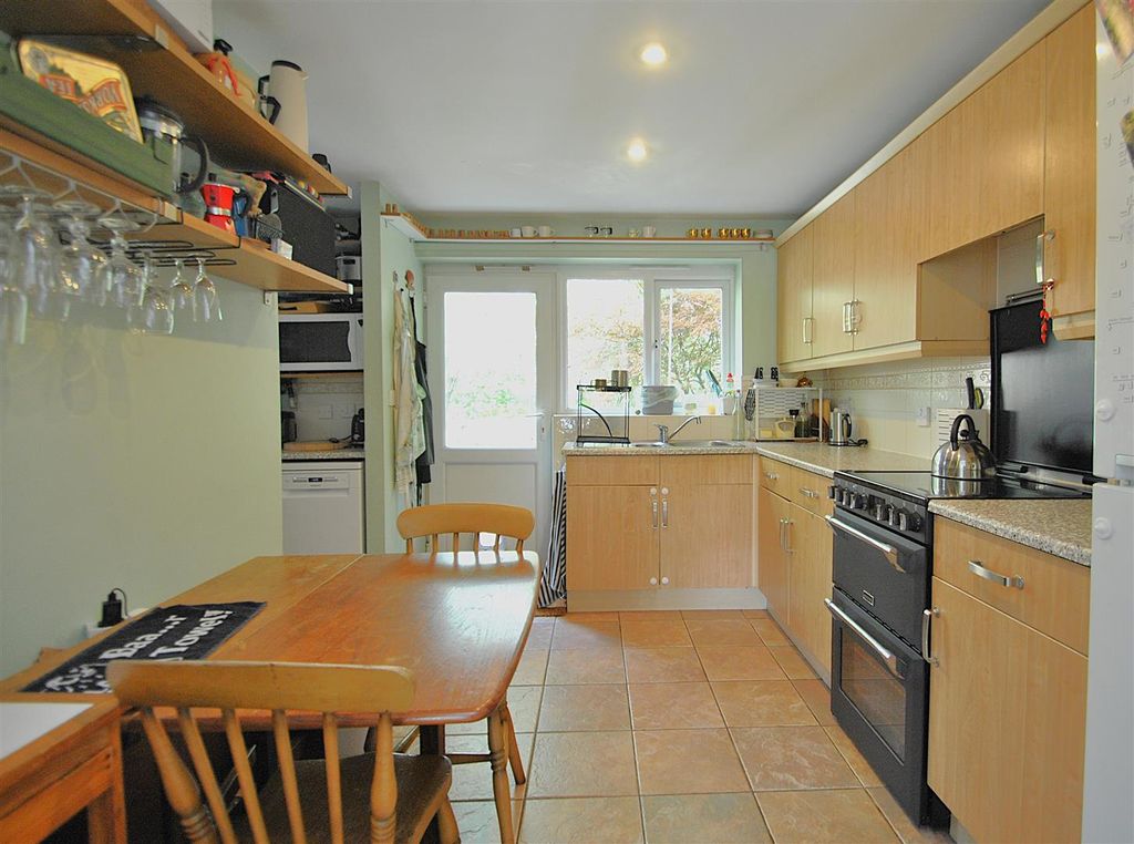 Property photo 3 of 15 Breakfast Kitchen