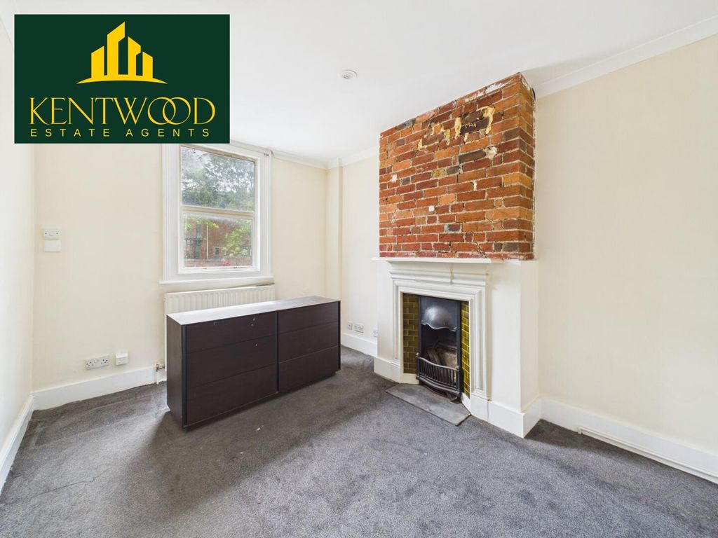 Property photo 2 of 8 Bedroom One (Ground Floor)