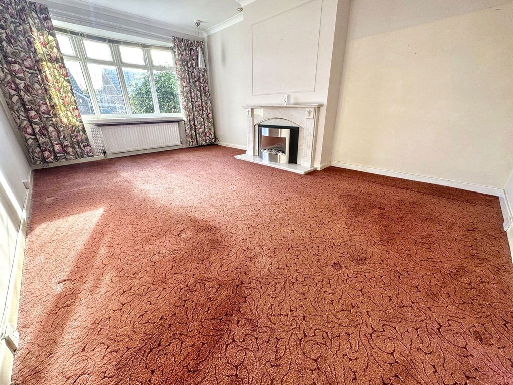 Property photo 2 of 25