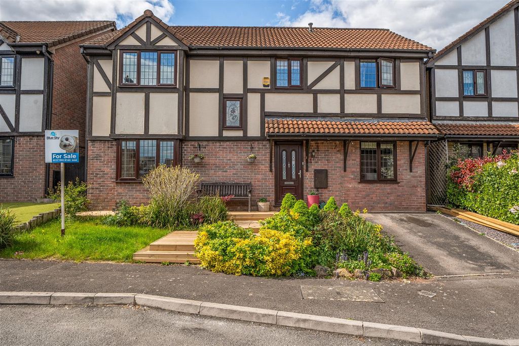 Property photo 1 of 26 Front / Driveway