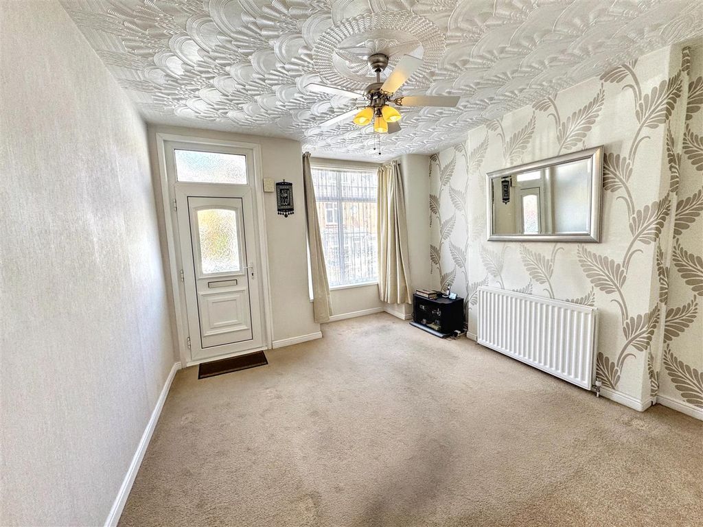 Property photo 2 of 10 20260616160300_20260616-Interior-9-5Ynjnhtht50Fng5