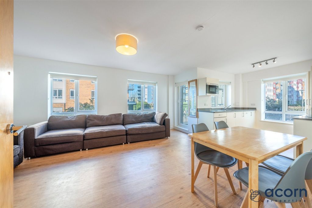 Property photo 2 of 16 Picture No. 11