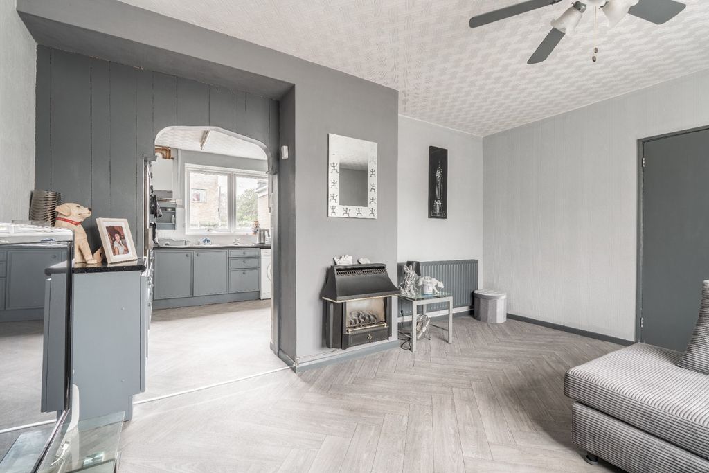 Property photo 3 of 12 5038983