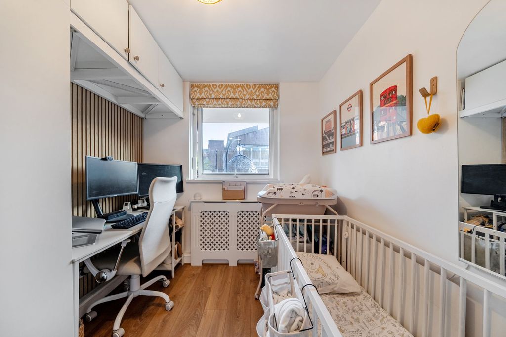 Property photo 3 of 18