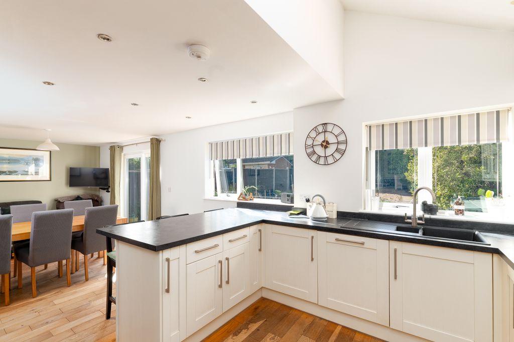 Property photo 2 of 27 10