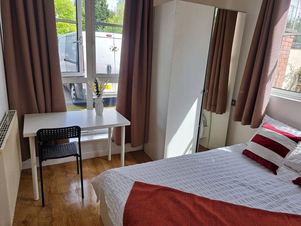 Property photo 2 of 3
