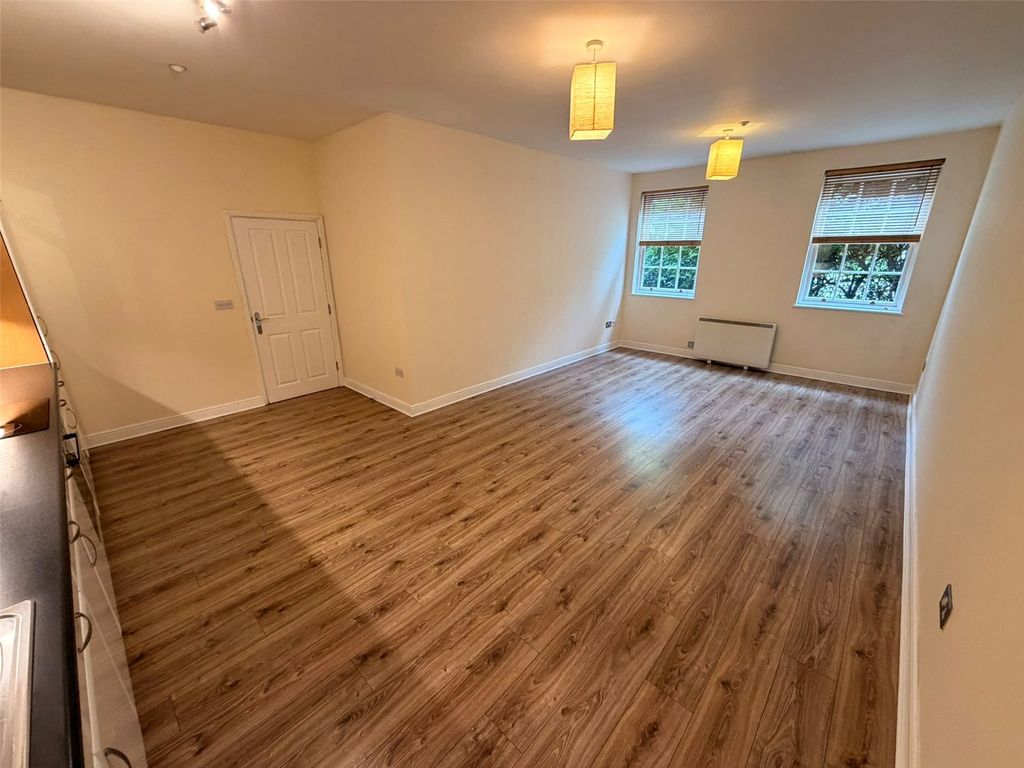 Property photo 3 of 12 Picture No. 12