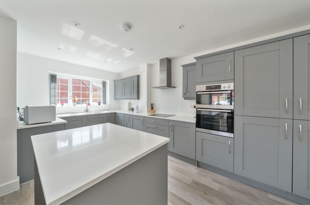 Property photo 3 of 23 1327317-20-68835Fe13Ba17