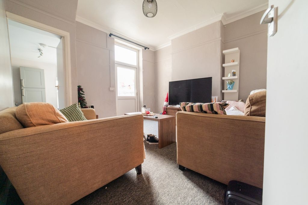 Property photo 3 of 17 Call 02920 454555 To Secure Your Viewing_2